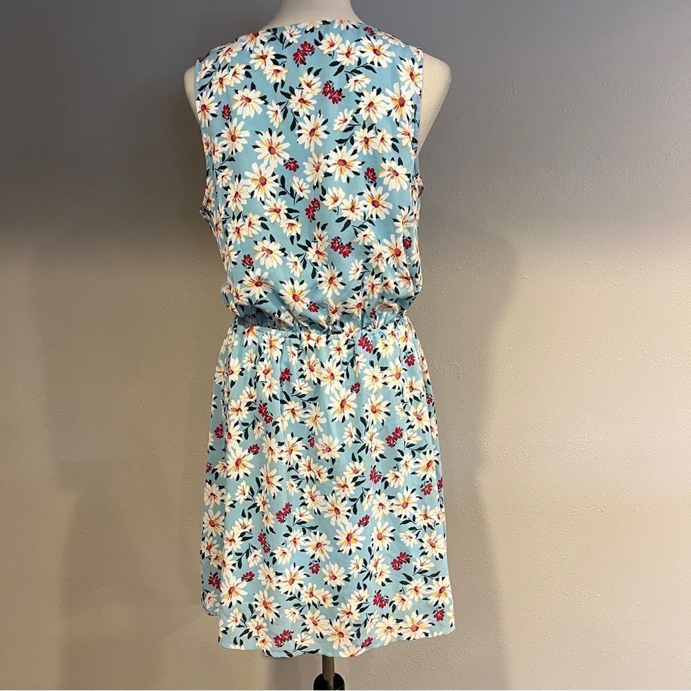 Staccato light floral sleeveless v-neck dress size medium - Picture 6 of 13
